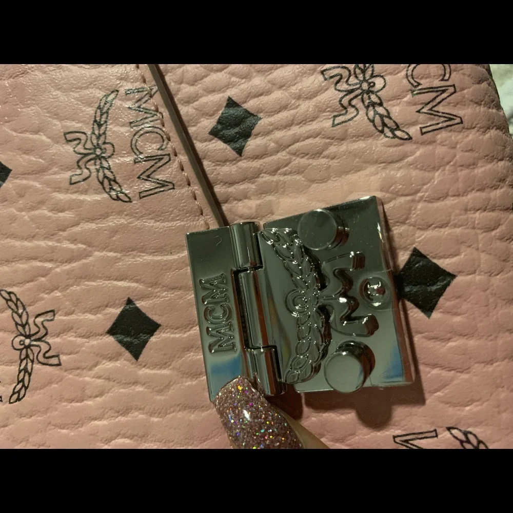 👛SOLD👛GORGEOUS MCM Soft Pink Visetos MILLIE Purse~NWT - Picture 8 of 15